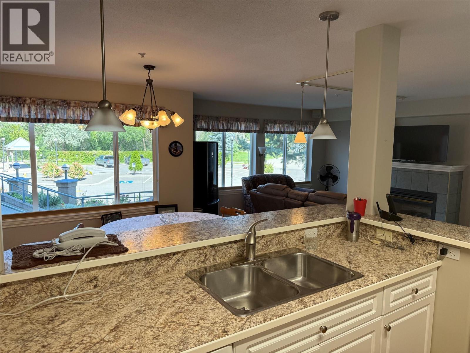 970 Lorne Street Unit# 108, Kamloops, BC - Indoor Photo Showing Kitchen With Double Sink
