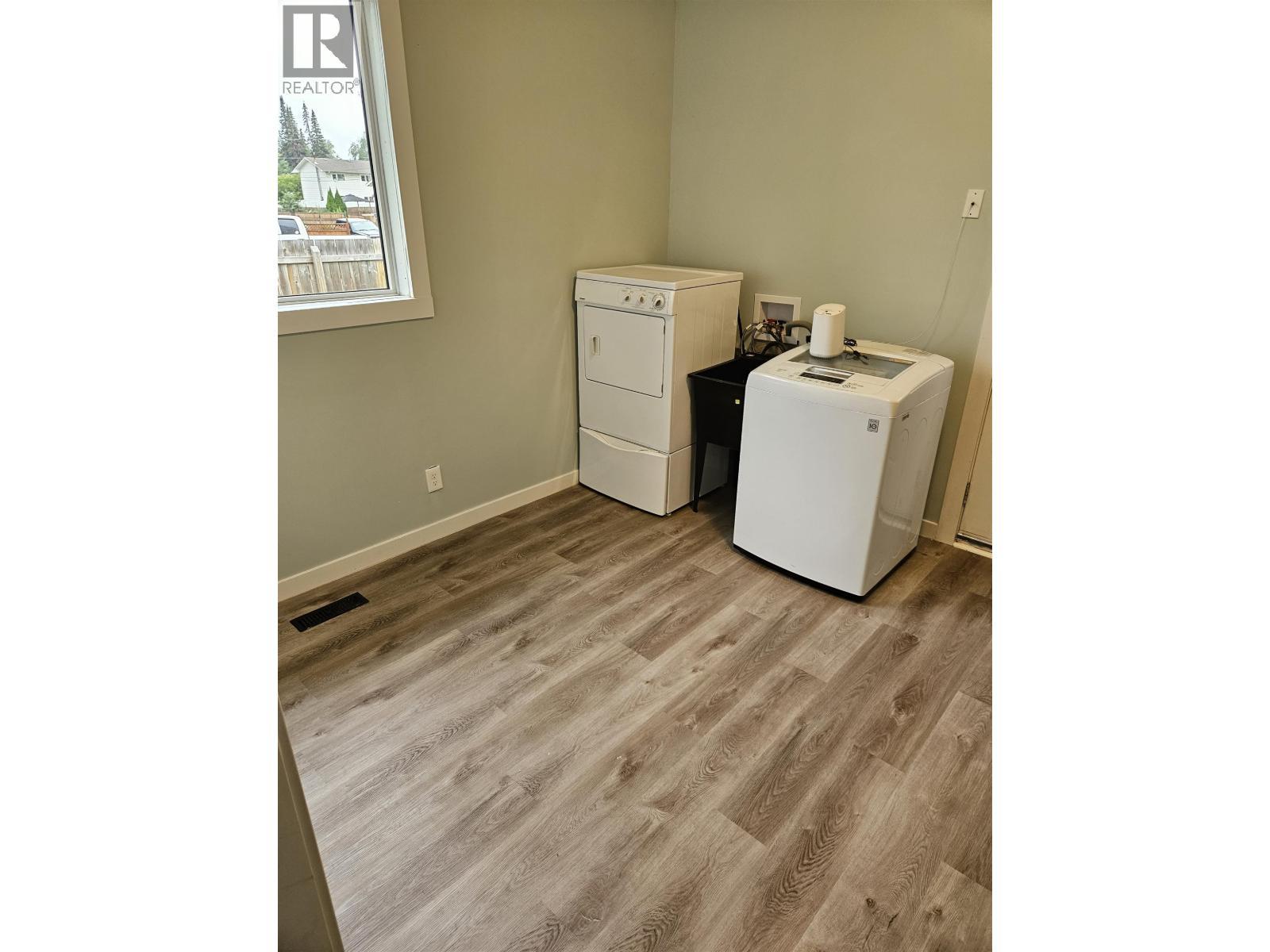 7064 Adam Drive, Prince George, BC - Indoor Photo Showing Laundry Room