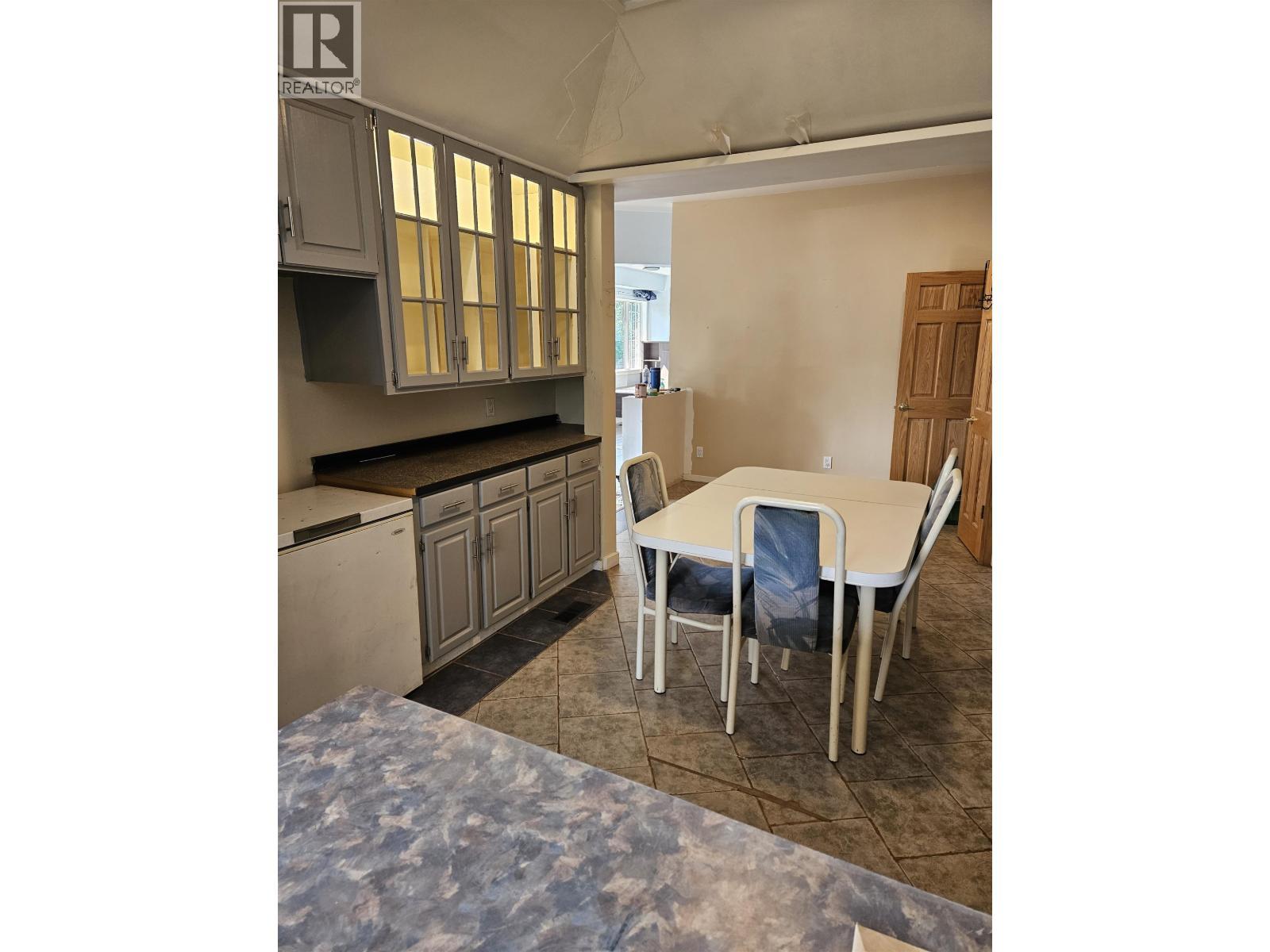 7064 Adam Drive, Prince George, BC - Indoor Photo Showing Dining Room