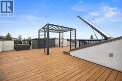 Huge Rooftop Patio with Panoramic Views of the Lake and Mountains! -
