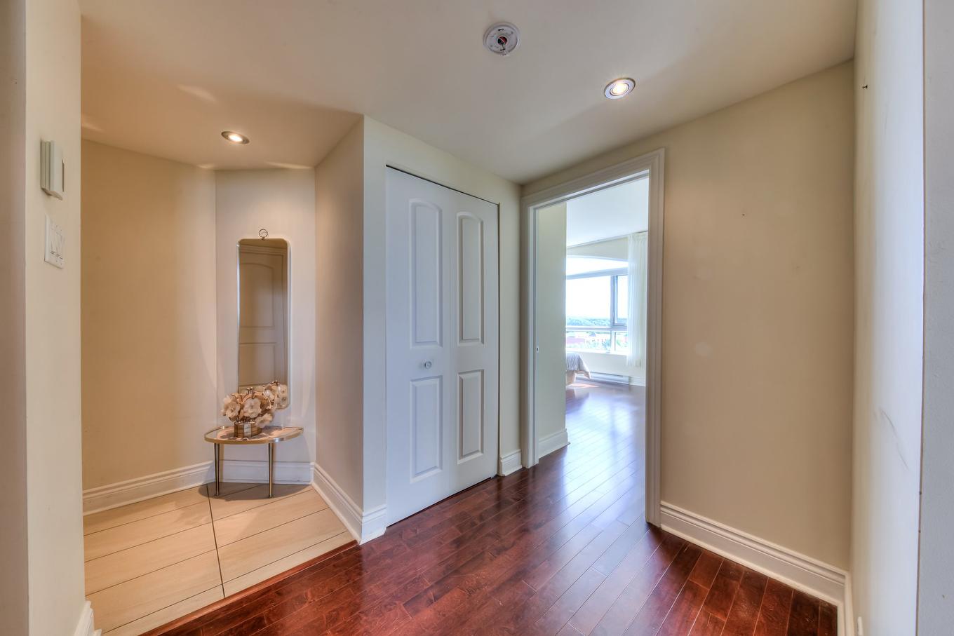 Hall d'entrée/Vestibule - 930-25 Prom. Des Îles, Laval (Chomedey), QC - Indoor Photo Showing Other Room