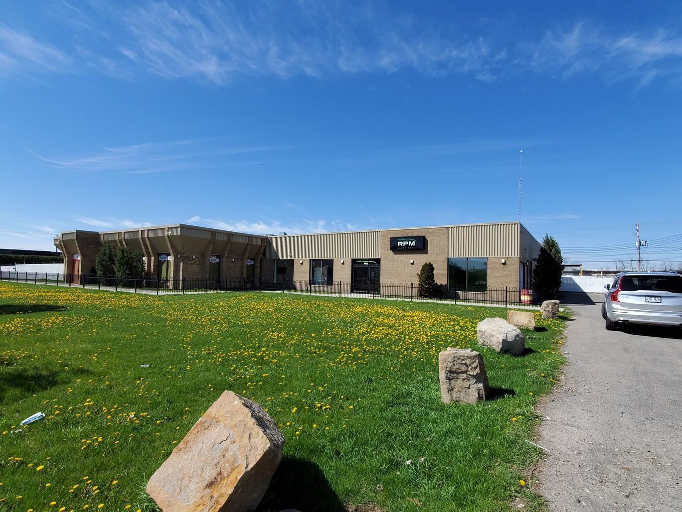 Façade - 449 Boul. Industriel, Saint-Eustache, QC