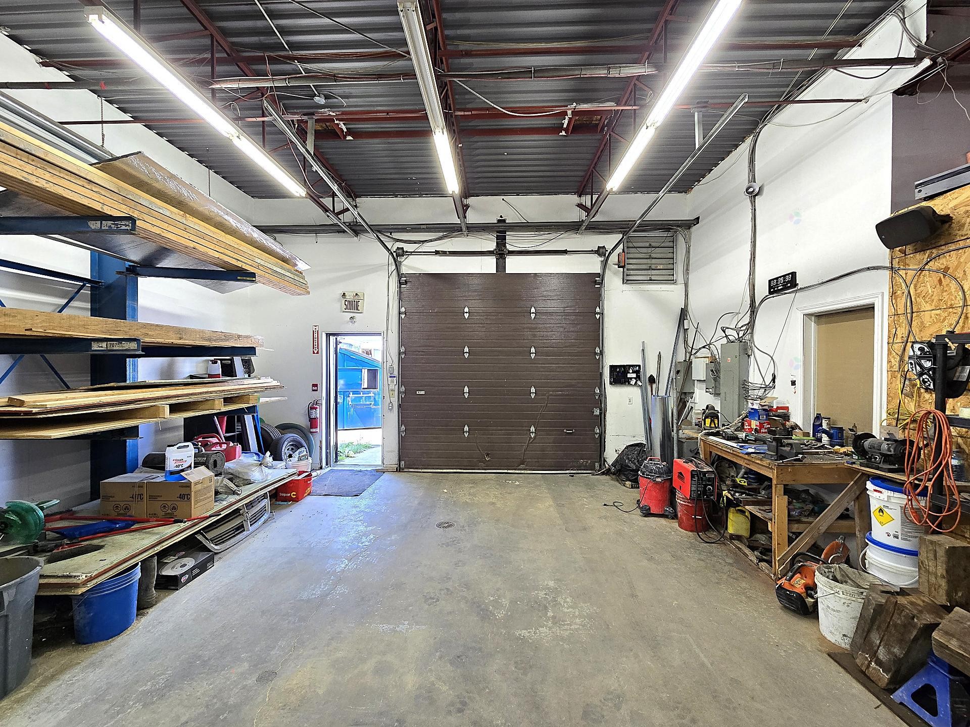 Warehouse - 449 Boul. Industriel, Saint-Eustache, QC - Indoor Photo Showing Garage