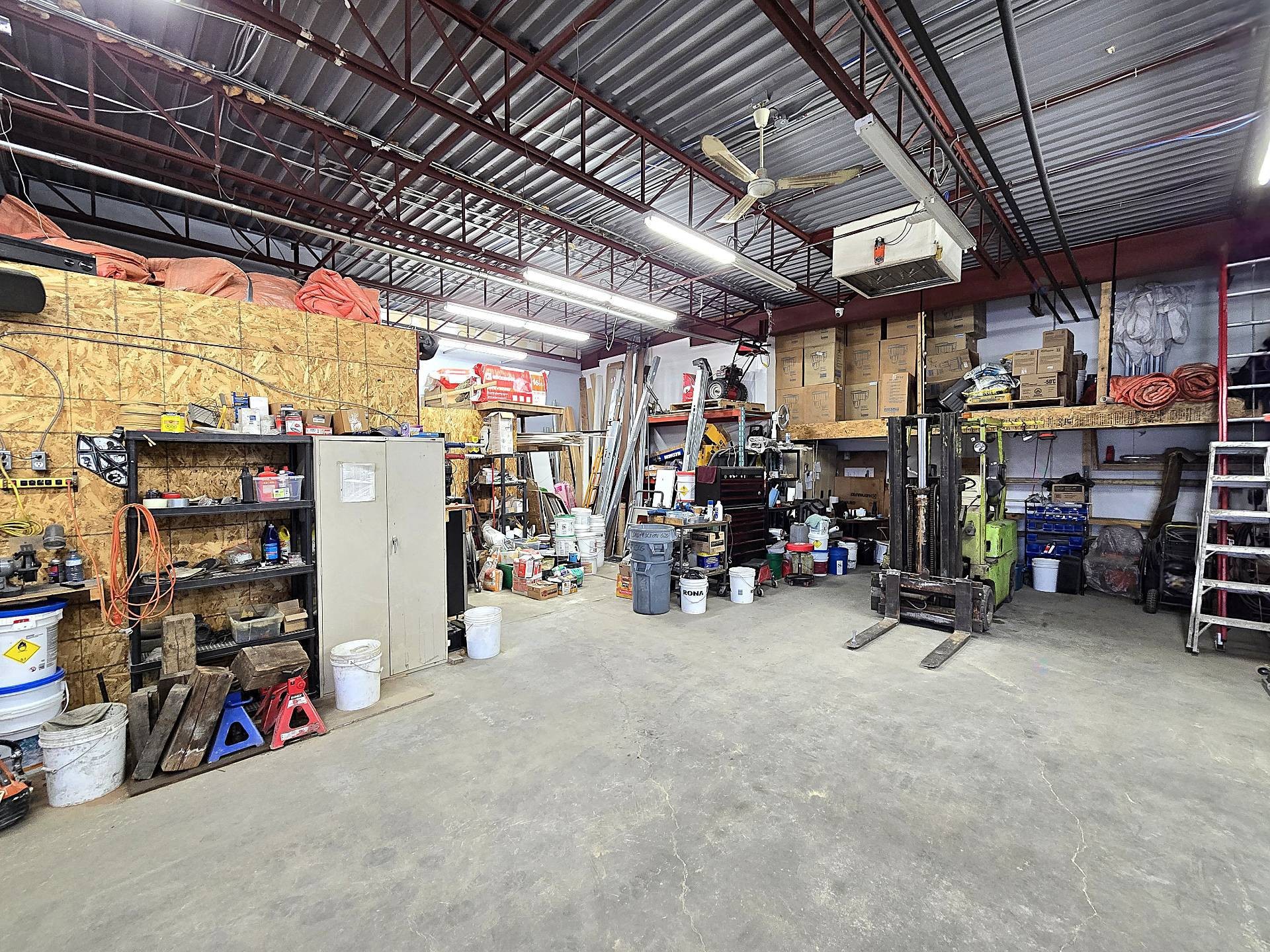 Warehouse - 449 Boul. Industriel, Saint-Eustache, QC - Indoor