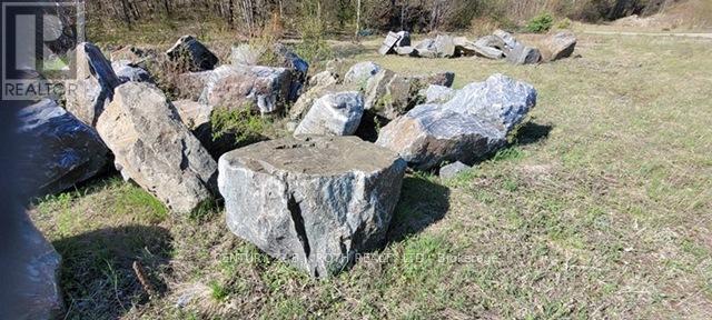 granite boulders - Pt Lt 147 Con A Lount Rye Rye Road, South River, ON