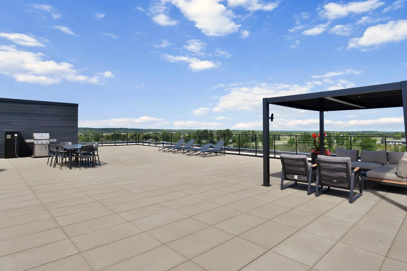 Patio - 211-1431 Av. De La Gare, Mascouche, QC - Outdoor With View