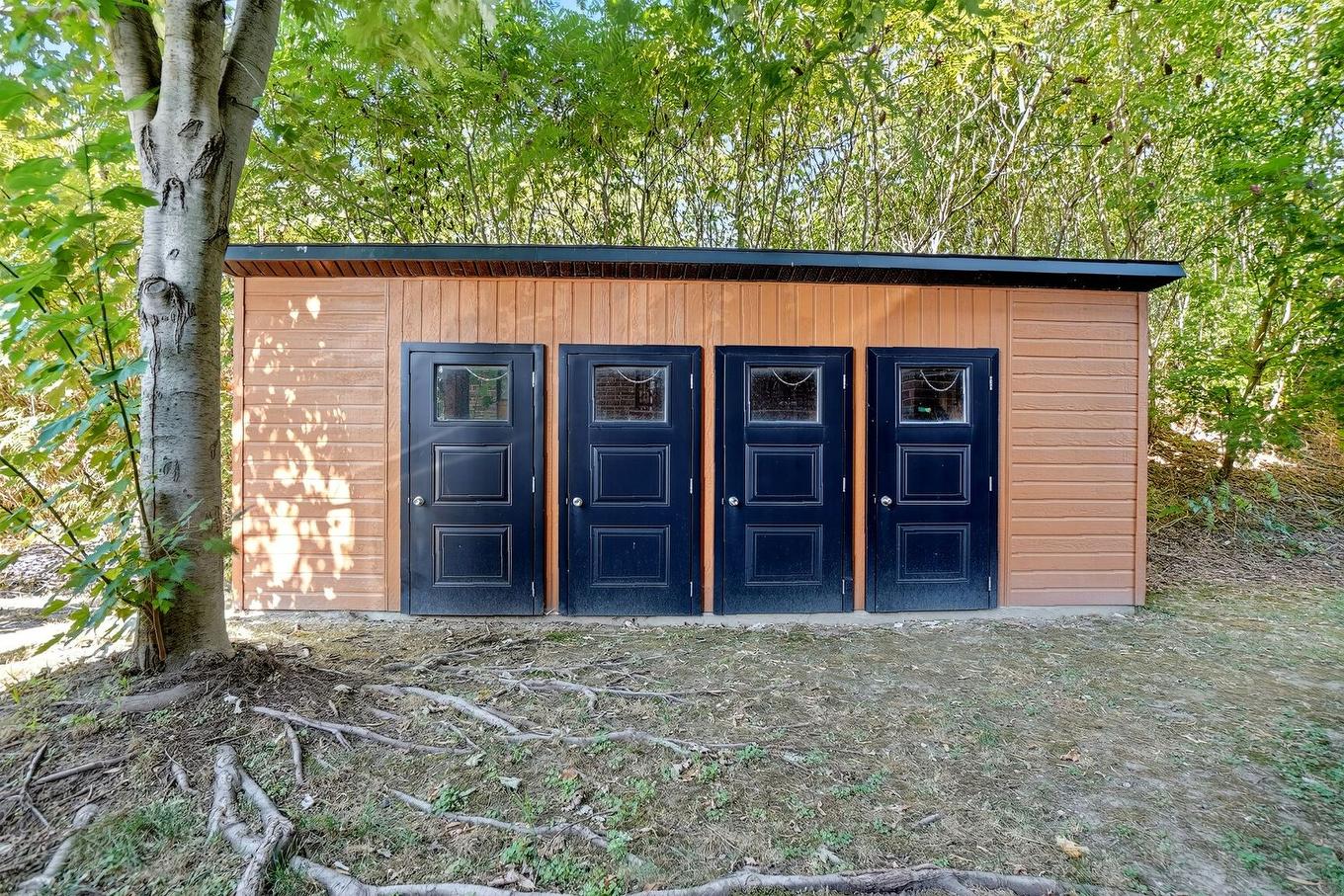 Shed - 001-3661 Rue Fernand-Flipot, Longueuil (Saint-Hubert), QC - Outdoor