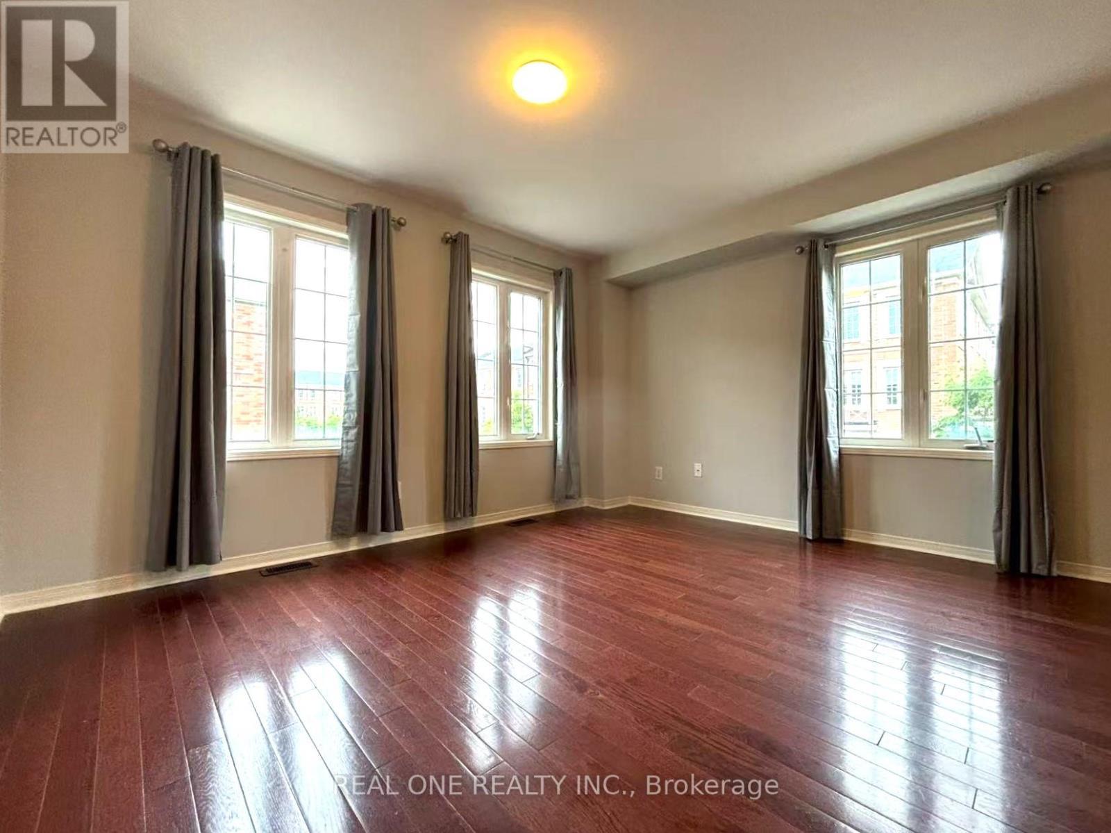 15 Adam Oates Heights, Toronto, ON - Indoor Photo Showing Other Room