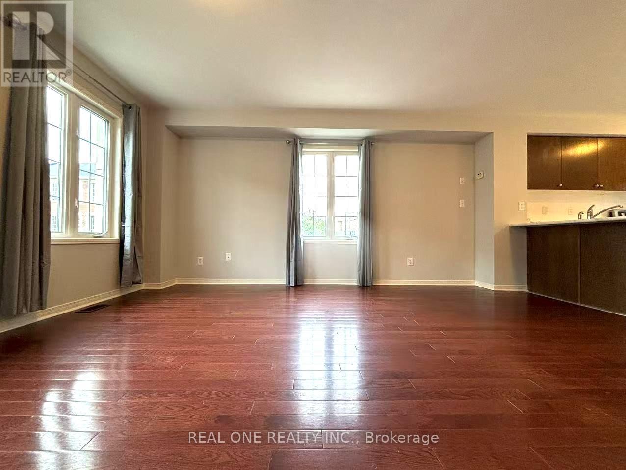 15 Adam Oates Heights, Toronto, ON - Indoor Photo Showing Other Room