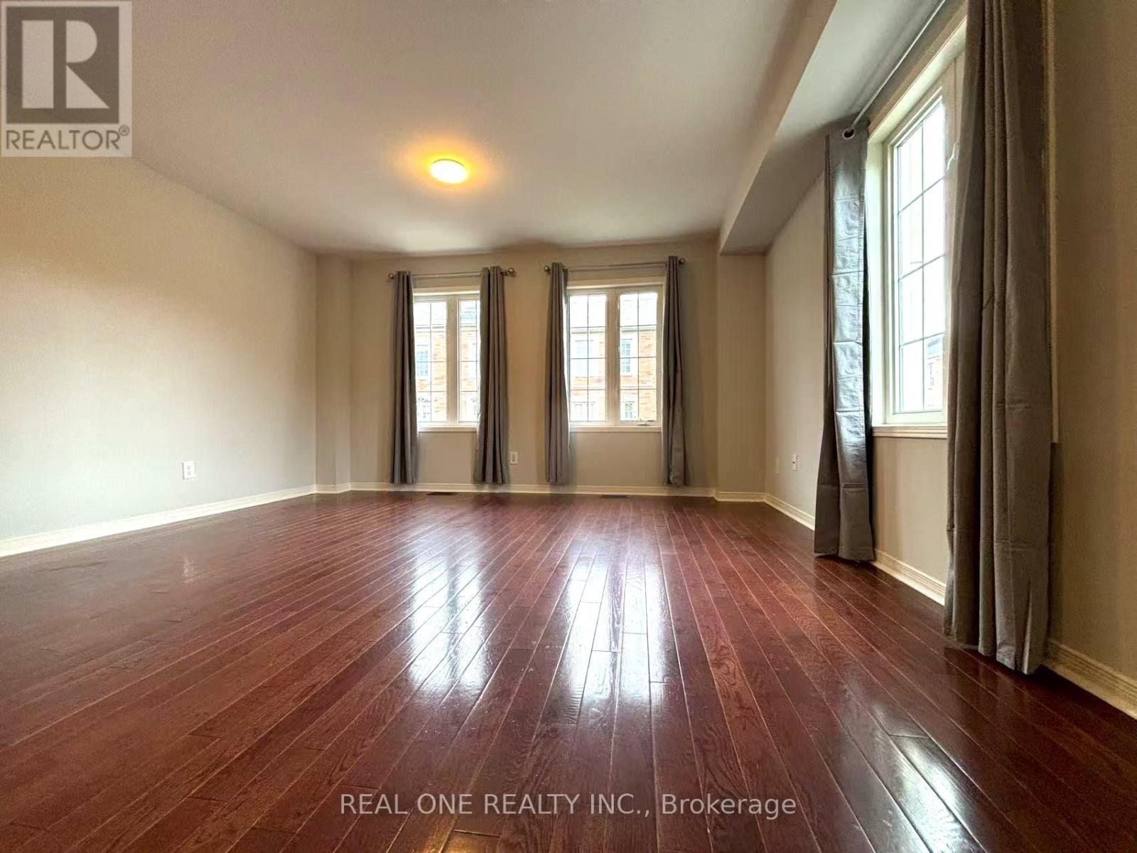 15 Adam Oates Heights, Toronto, ON - Indoor Photo Showing Other Room