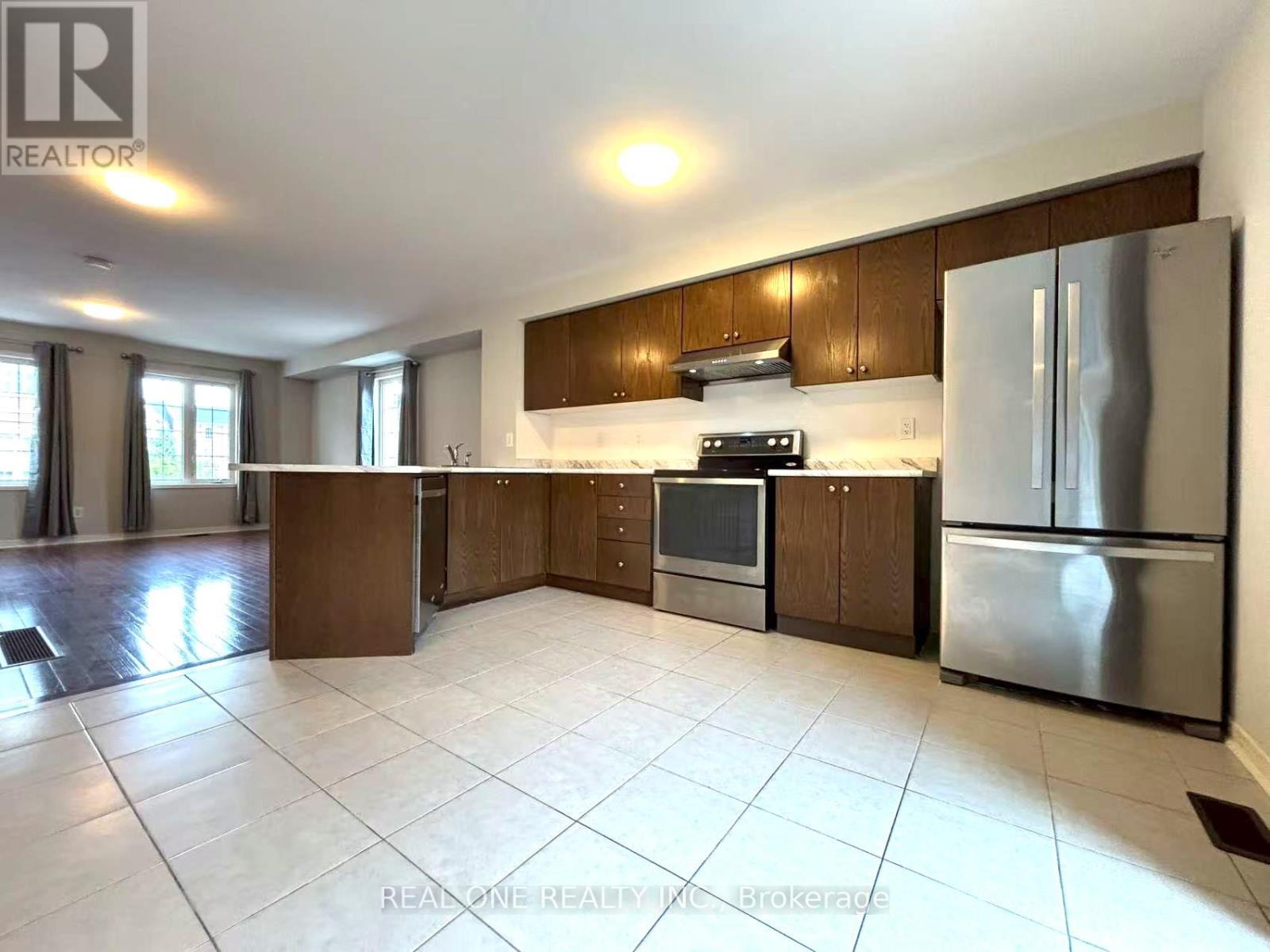 15 Adam Oates Heights, Toronto, ON - Indoor Photo Showing Kitchen