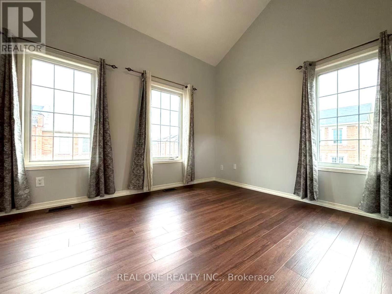 15 Adam Oates Heights, Toronto, ON - Indoor Photo Showing Other Room