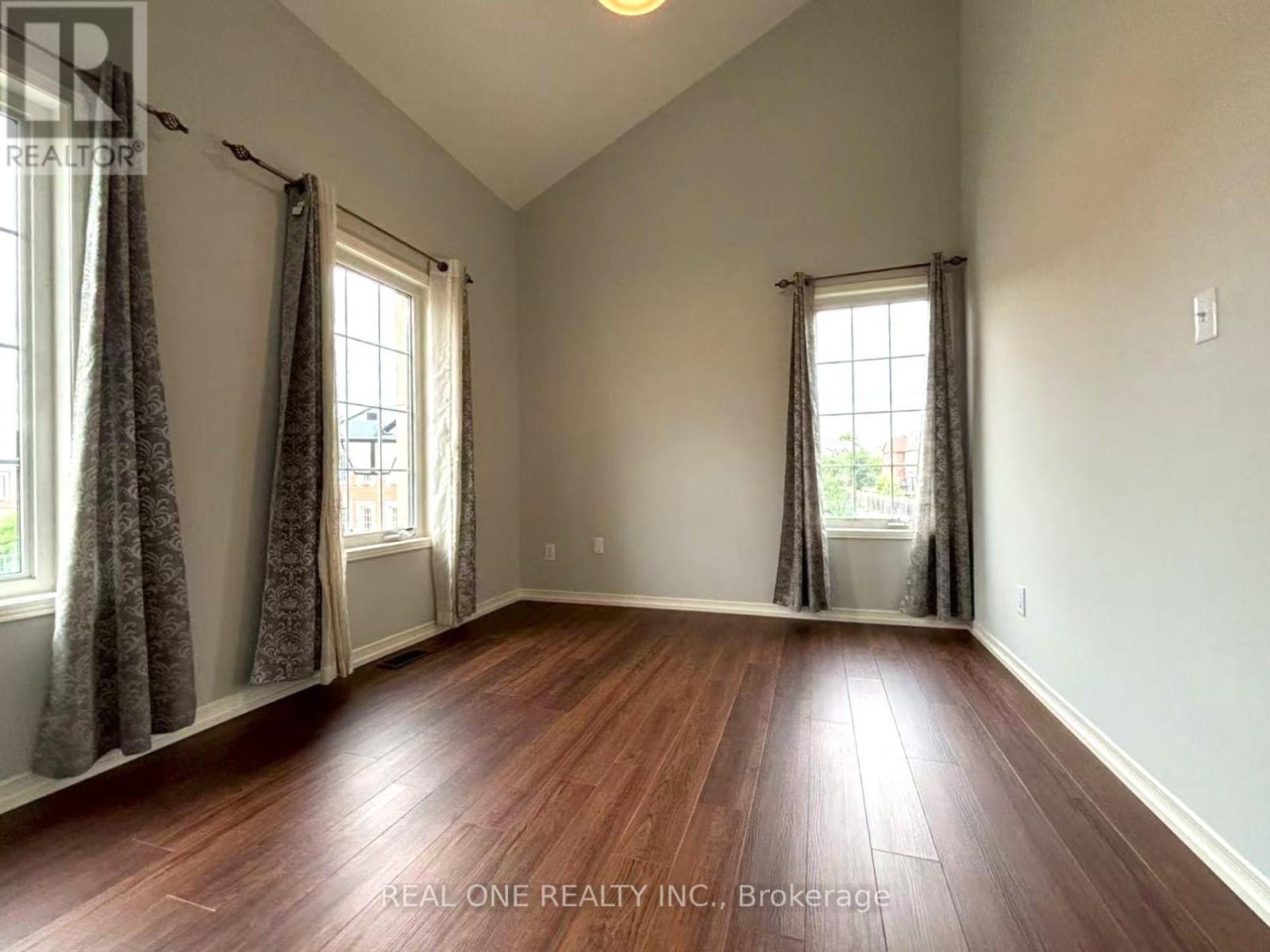 15 Adam Oates Heights, Toronto, ON - Indoor Photo Showing Other Room