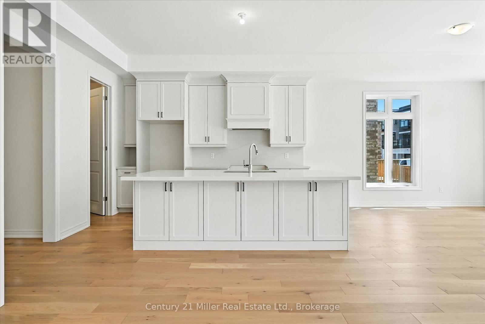3250 Millicent Avenue, Oakville (Go Glenorchy), ON - Indoor Photo Showing Kitchen