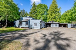 1307 Anderton Rd Comox, BC V9M 3Z2