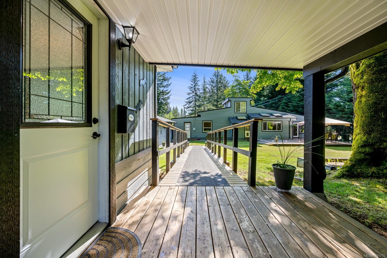 1307 Anderton Rd, Comox, BC