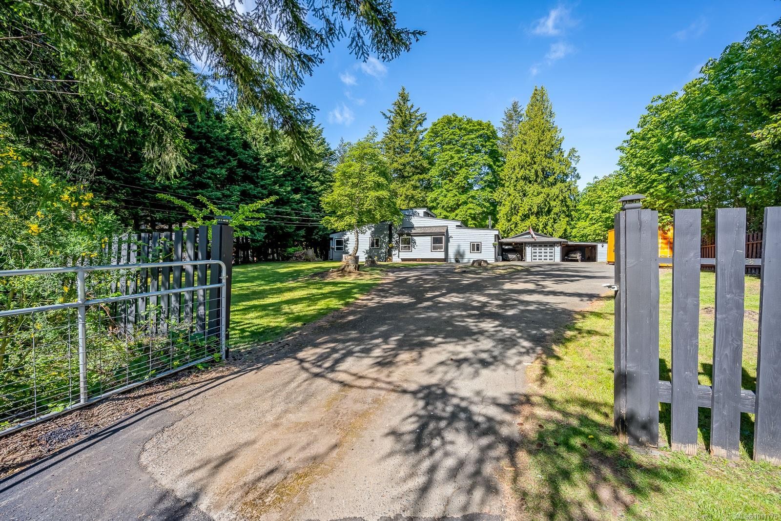 1307 Anderton Rd, Comox, BC