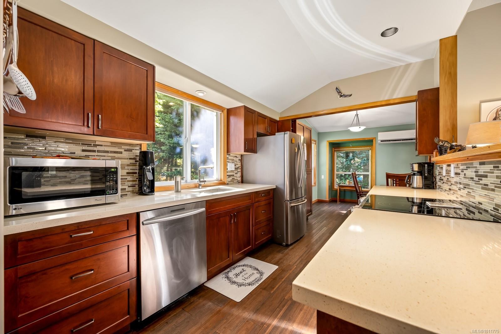 1307 Anderton Rd, Comox, BC