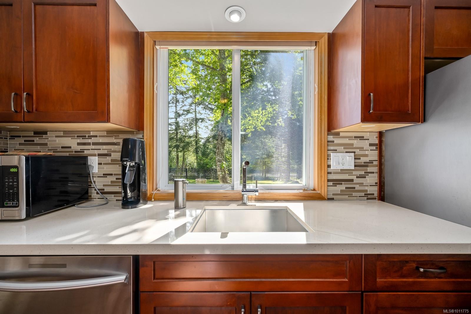 1307 Anderton Rd, Comox, BC