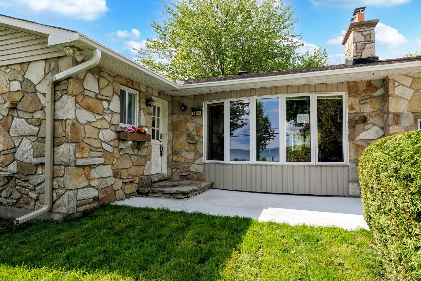 Entrée extérieure - 1459 Boul. Perrot, Notre-Dame-De-L'Île-Perrot, QC - Outdoor