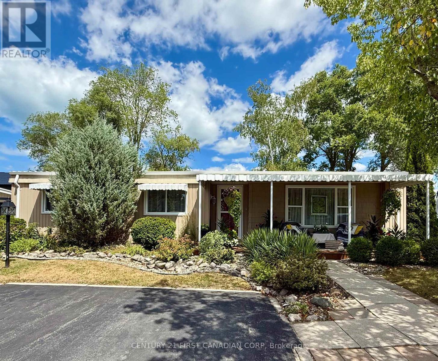 29 Maple Grove Court, South Huron (Stephen), ON - Outdoor With Deck Patio Veranda