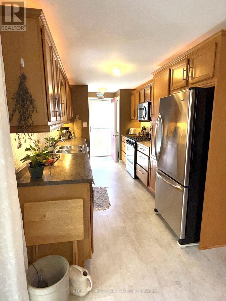 29 Maple Grove Court, South Huron (Stephen), ON - Indoor Photo Showing Kitchen