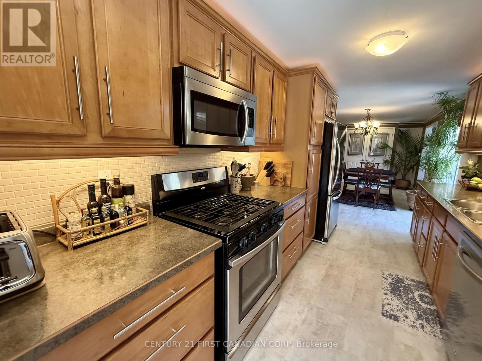 29 Maple Grove Court, South Huron (Stephen), ON - Indoor Photo Showing Kitchen