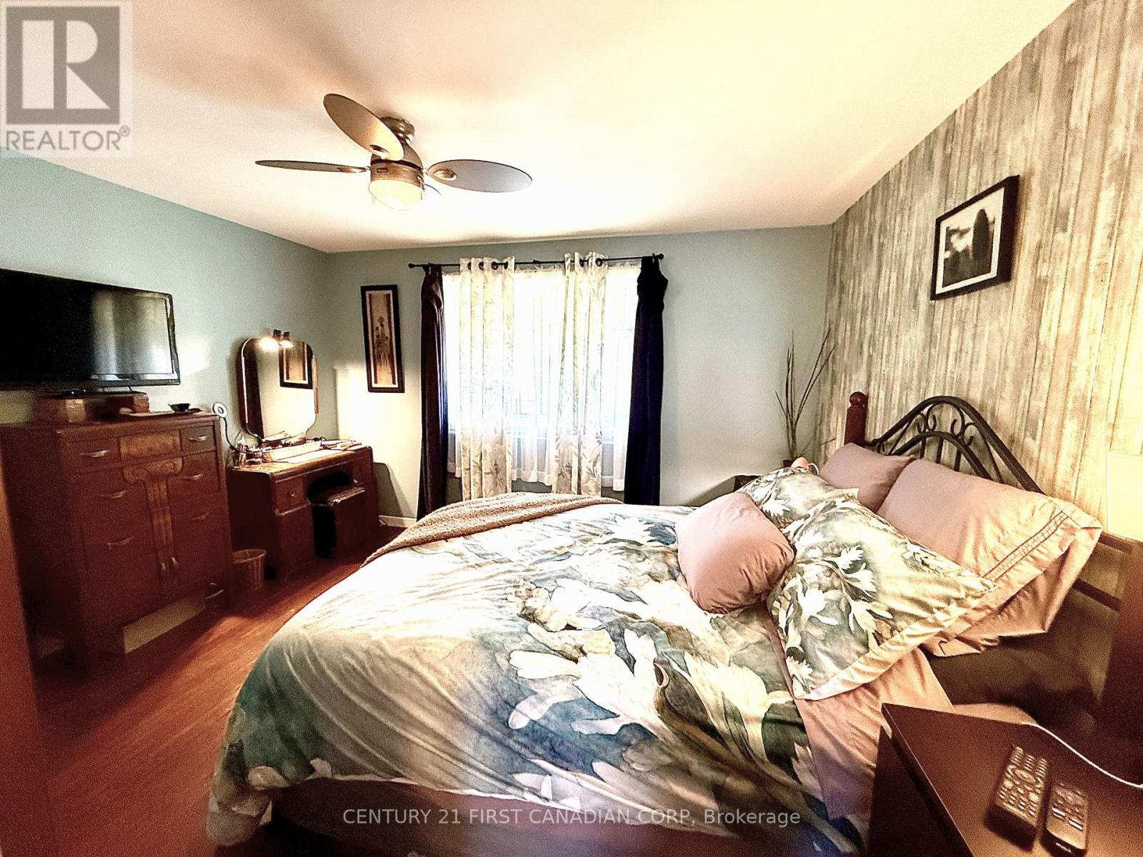 29 Maple Grove Court, South Huron (Stephen), ON - Indoor Photo Showing Bedroom