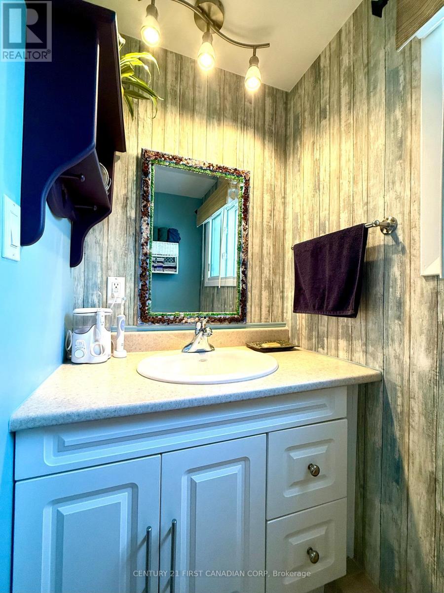 29 Maple Grove Court, South Huron (Stephen), ON - Indoor Photo Showing Bathroom