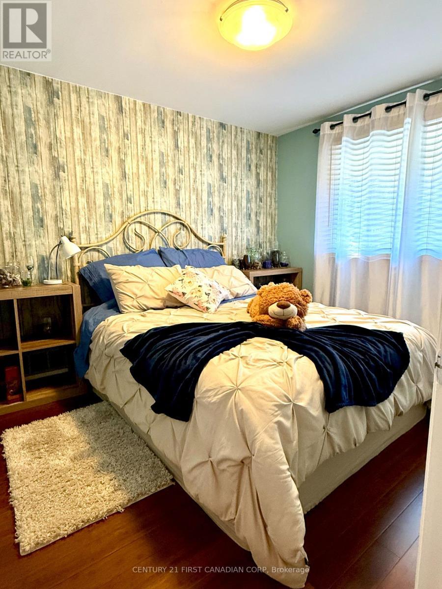 29 Maple Grove Court, South Huron (Stephen), ON - Indoor Photo Showing Bedroom