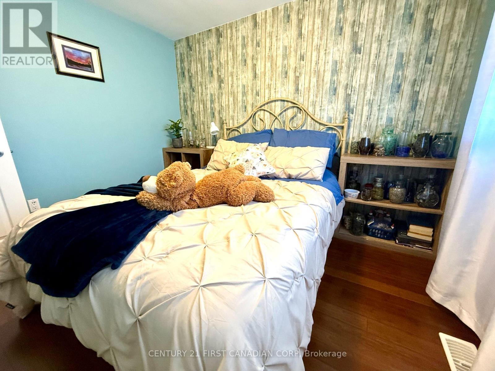 29 Maple Grove Court, South Huron (Stephen), ON - Indoor Photo Showing Bedroom