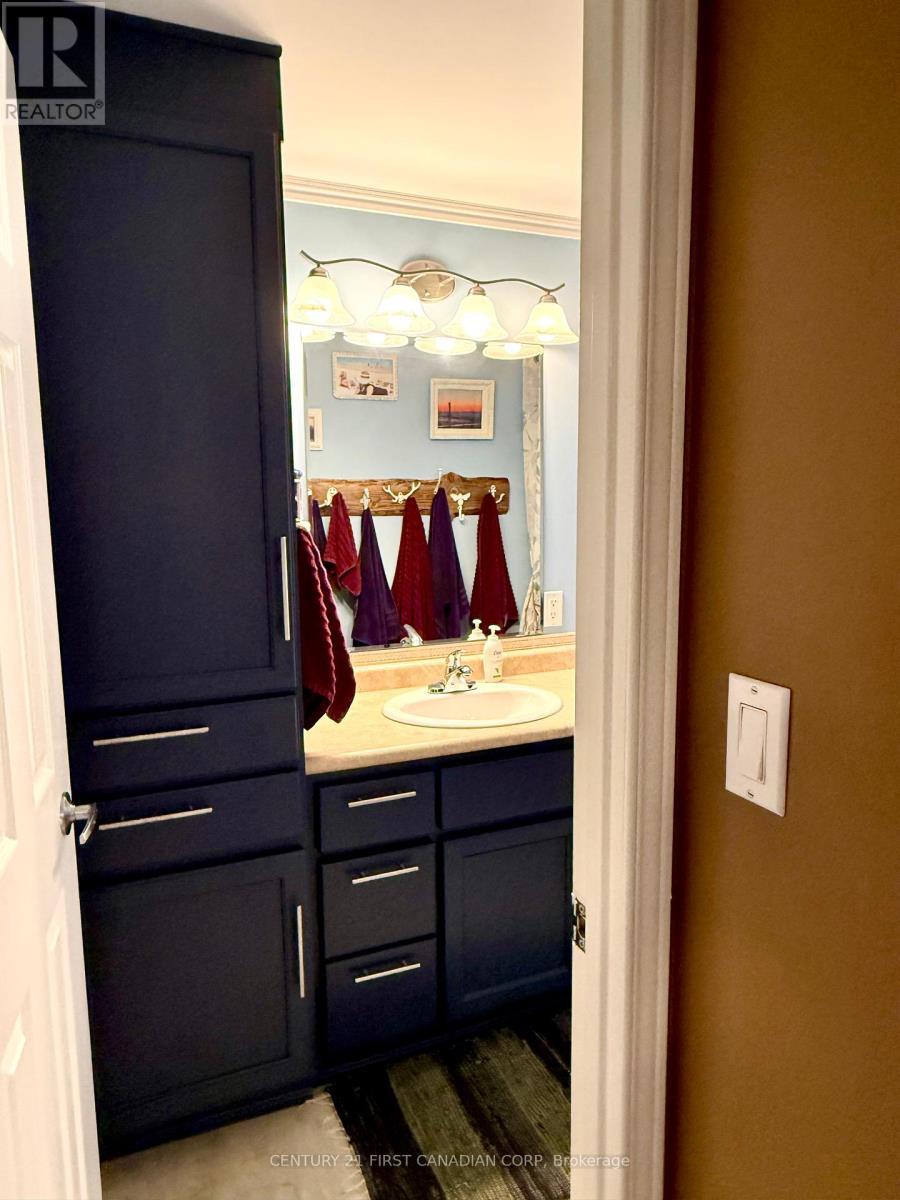 29 Maple Grove Court, South Huron (Stephen), ON - Indoor Photo Showing Bathroom