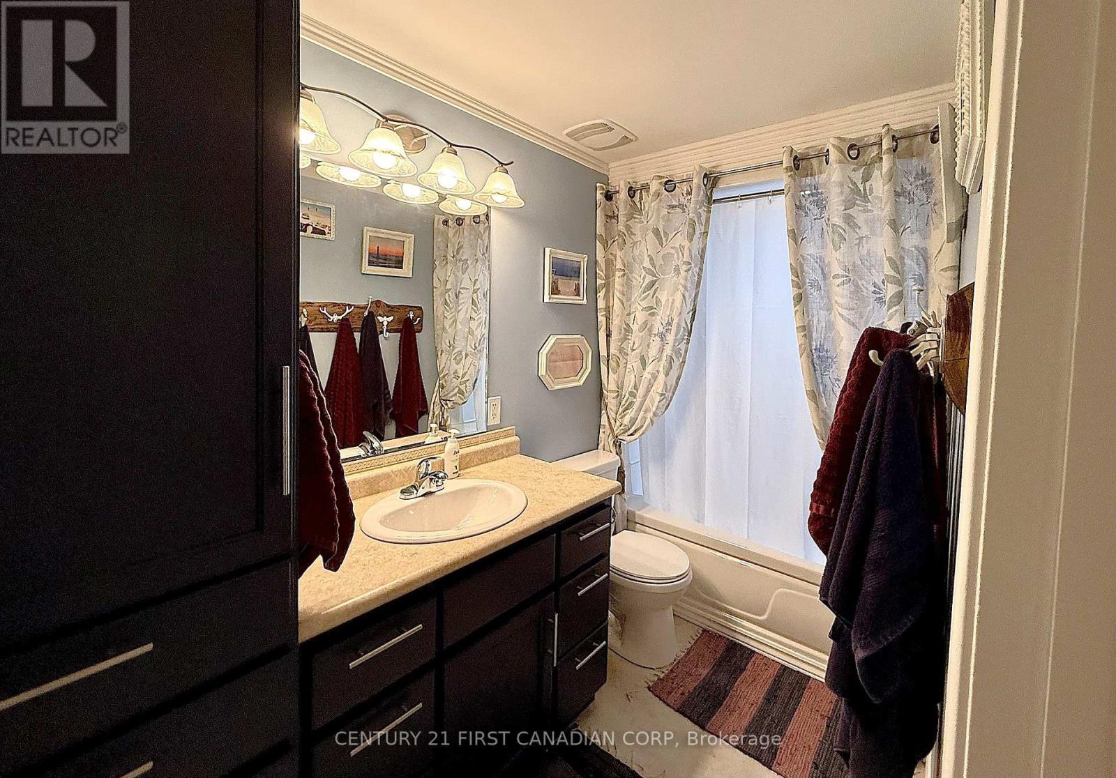 29 Maple Grove Court, South Huron (Stephen), ON - Indoor Photo Showing Bathroom