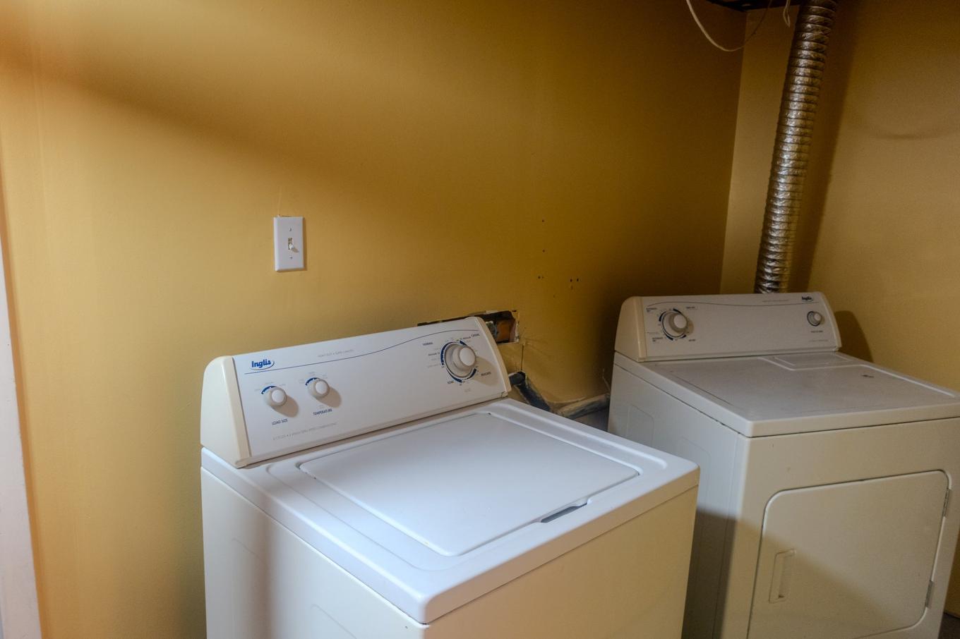 Laundry room - A-31 Rue Des Mésanges, Blainville, QC - Indoor Photo Showing Laundry Room