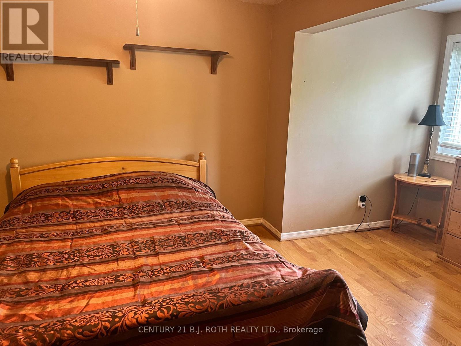 2 - 1711 South Porcupine Avenue, Innisfil, ON - Indoor Photo Showing Bedroom