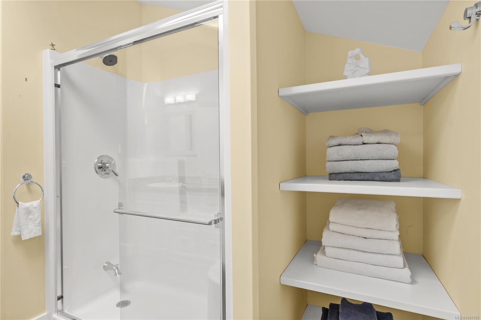 248 Suneagle Dr, Salt Spring, BC