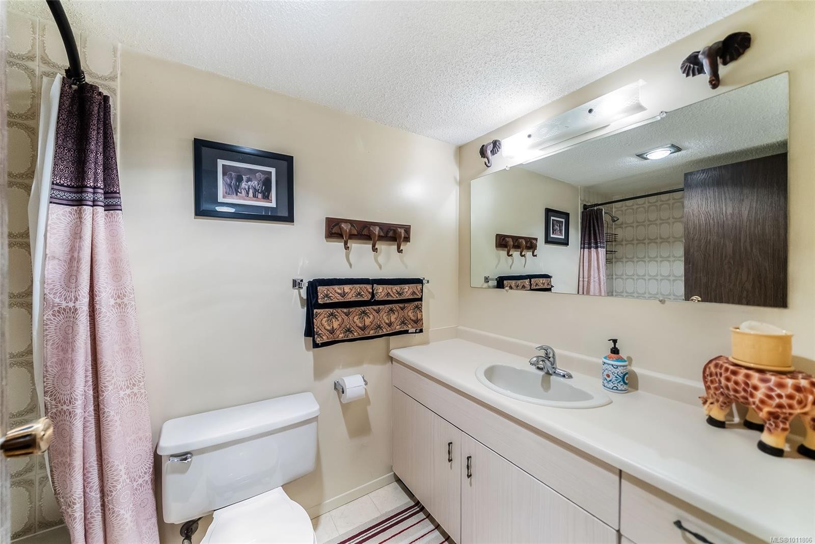 403-3555 Outrigger Rd, Nanoose Bay, BC - Indoor Photo Showing Bathroom