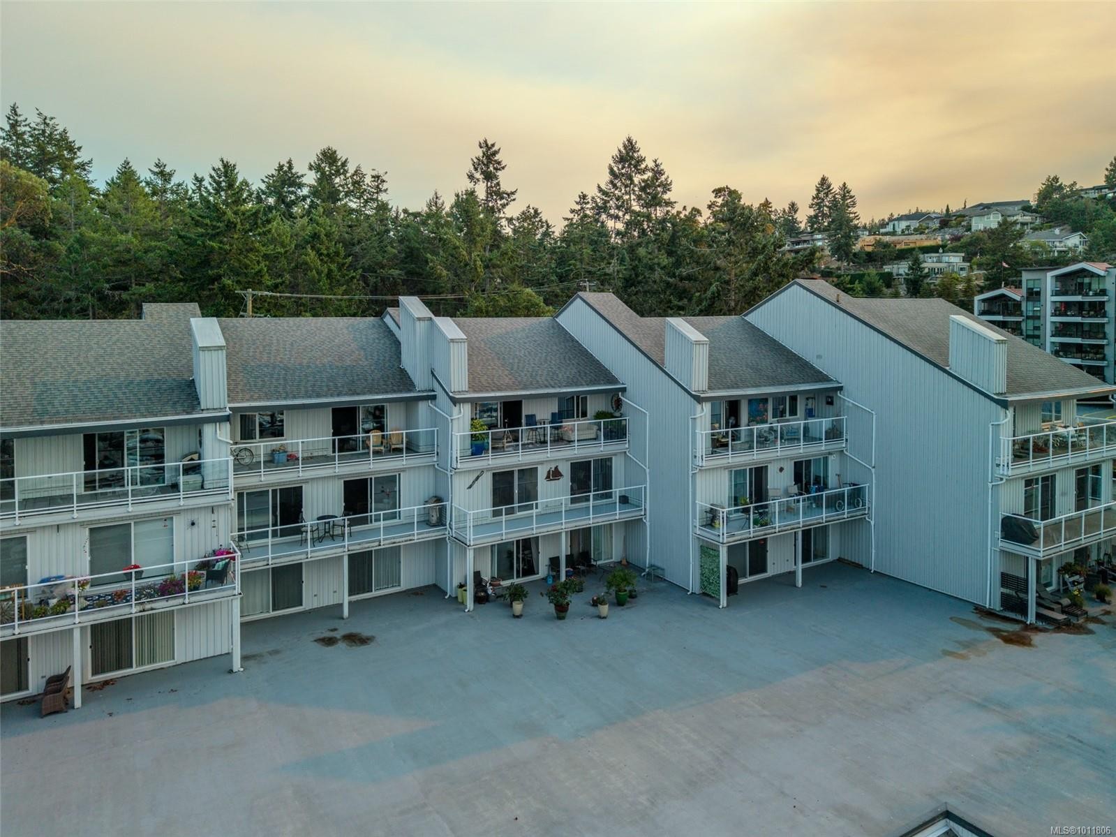 403-3555 Outrigger Rd, Nanoose Bay, BC - Outdoor