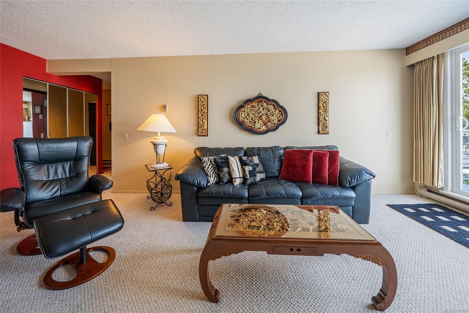 403-3555 Outrigger Rd, Nanoose Bay, BC - Indoor Photo Showing Living Room