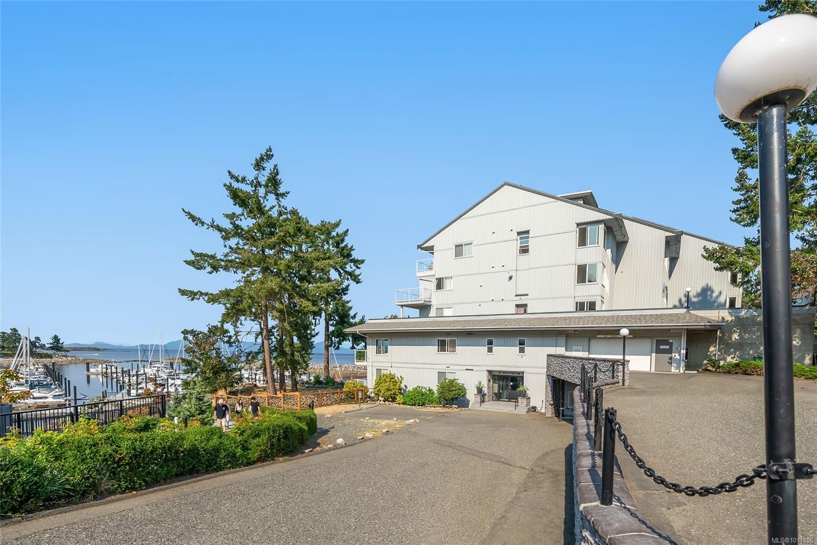 403-3555 Outrigger Rd, Nanoose Bay, BC - Outdoor
