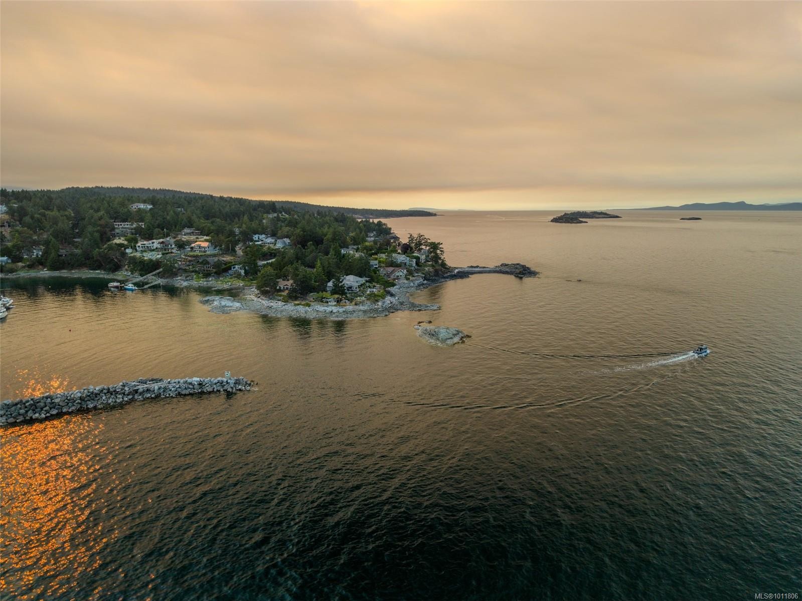 403-3555 Outrigger Rd, Nanoose Bay, BC - Outdoor With Body Of Water With View