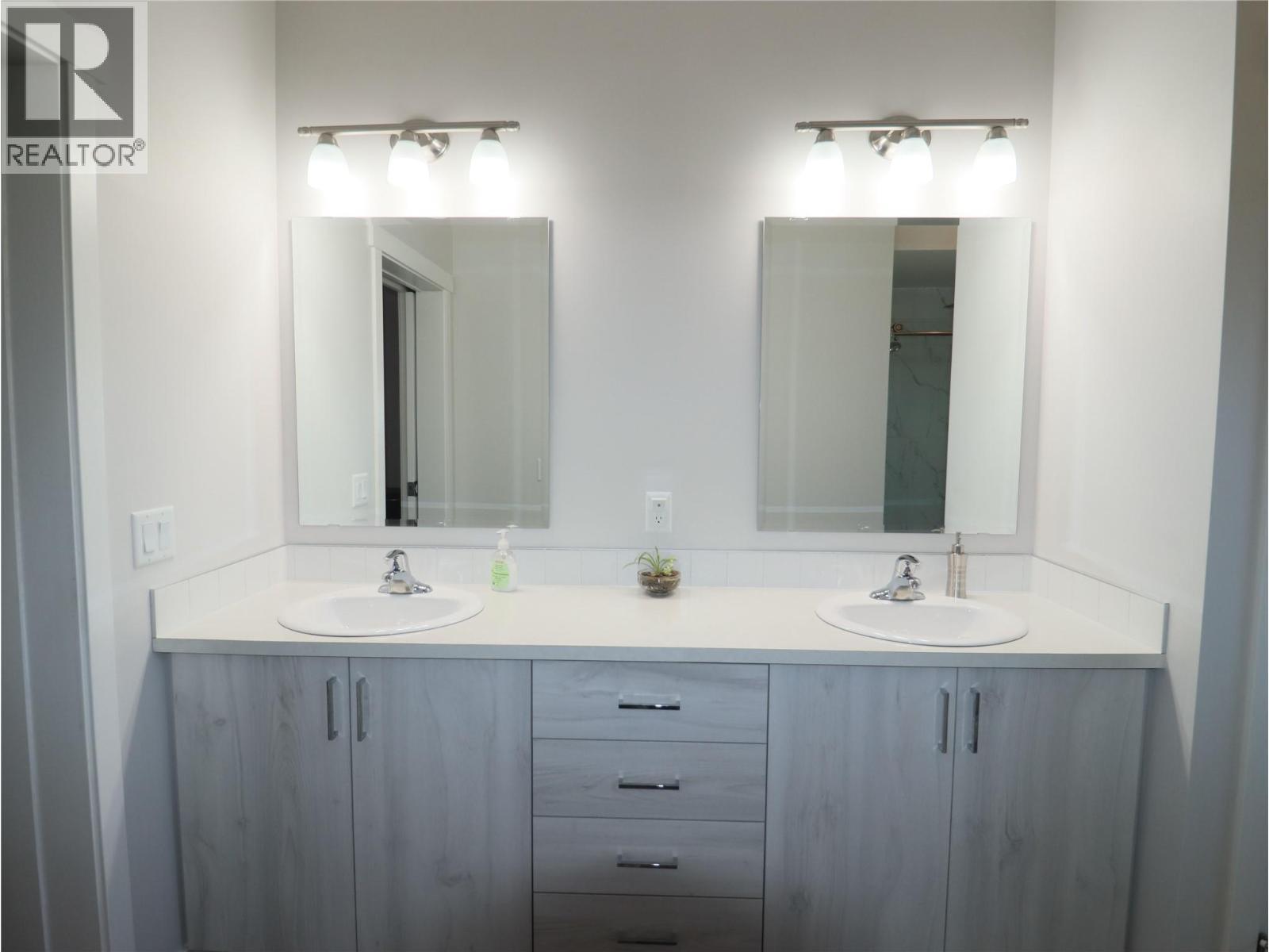 7654 18Th Street, Grand Forks, BC