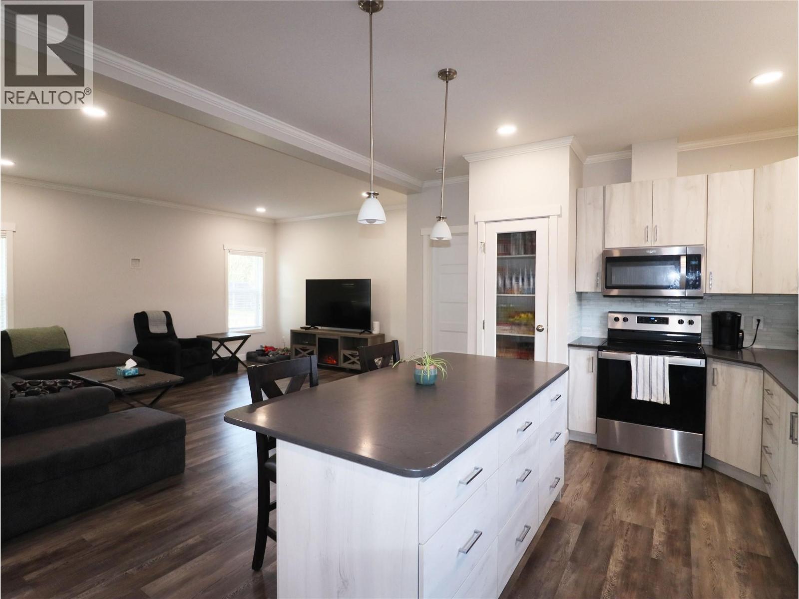 7654 18Th Street, Grand Forks, BC