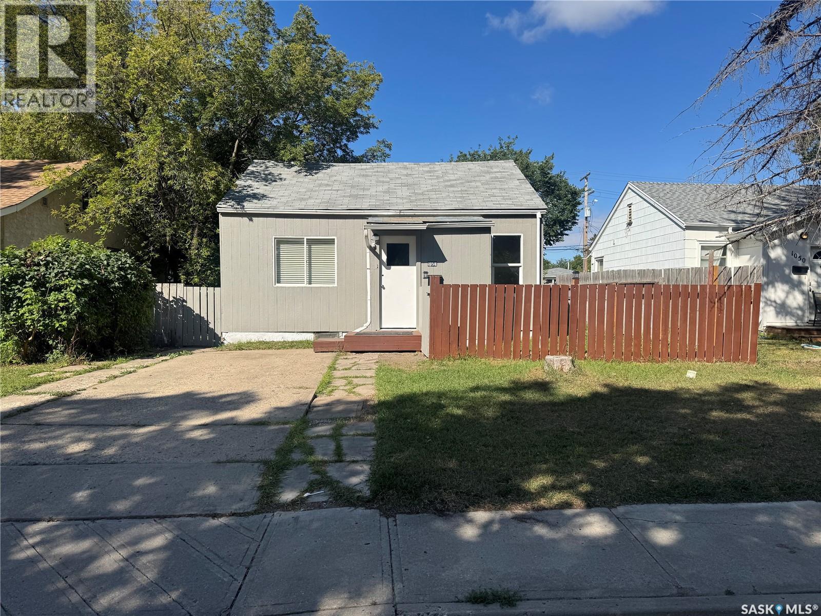 1056 Princess Street, Regina, SK - Outdoor