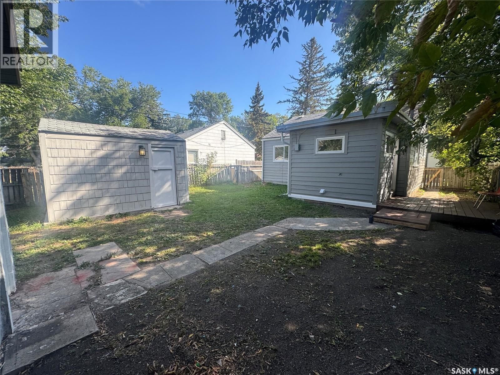 1056 Princess Street, Regina, SK - Outdoor
