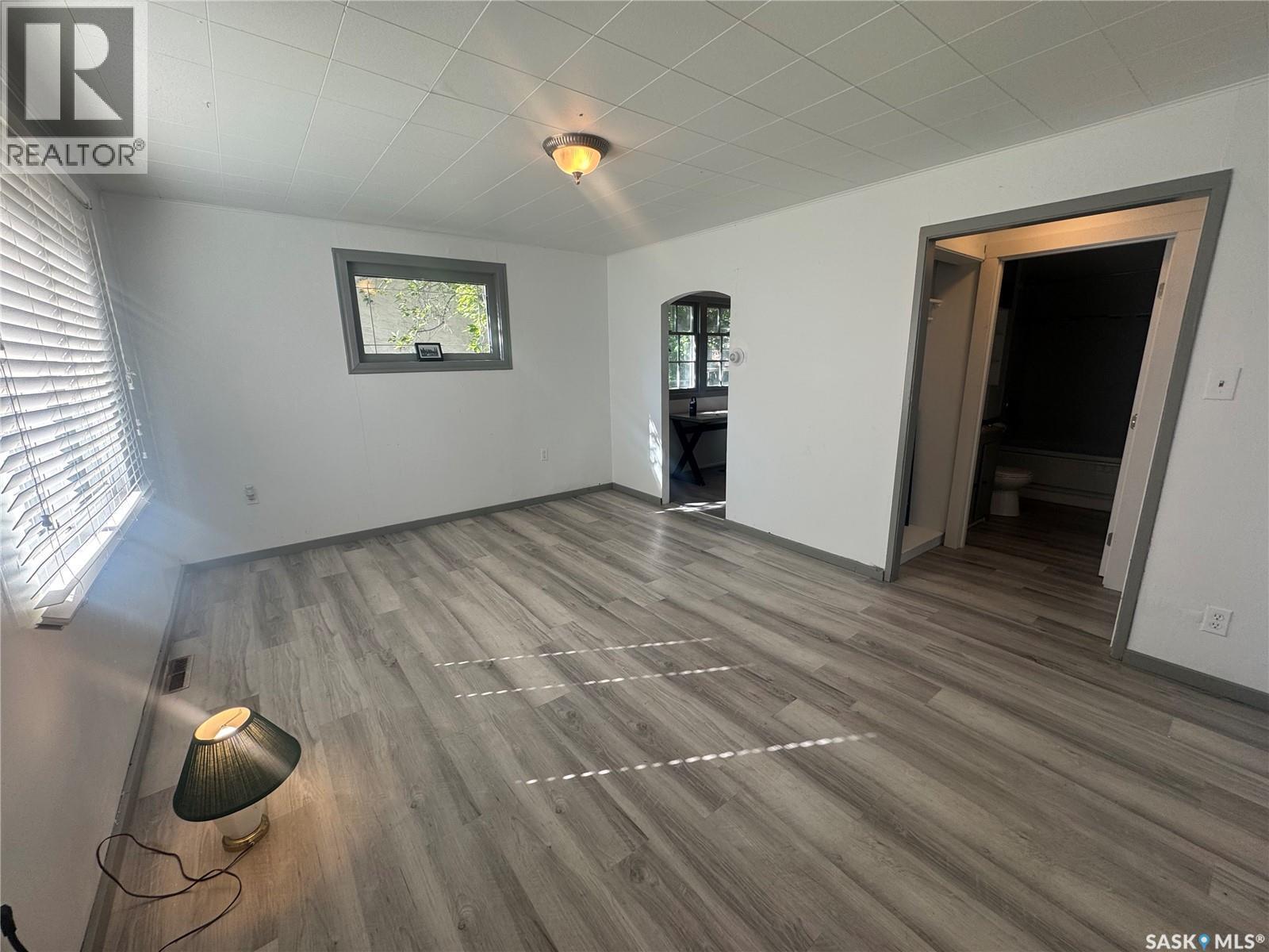 1056 Princess Street, Regina, SK - Indoor