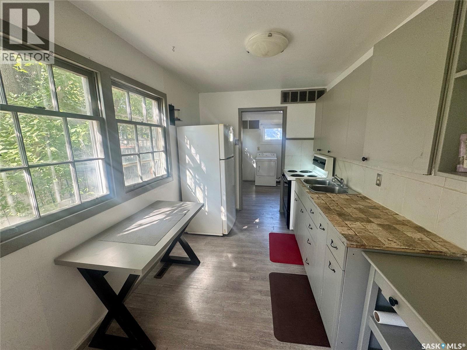 1056 Princess Street, Regina, SK - Indoor