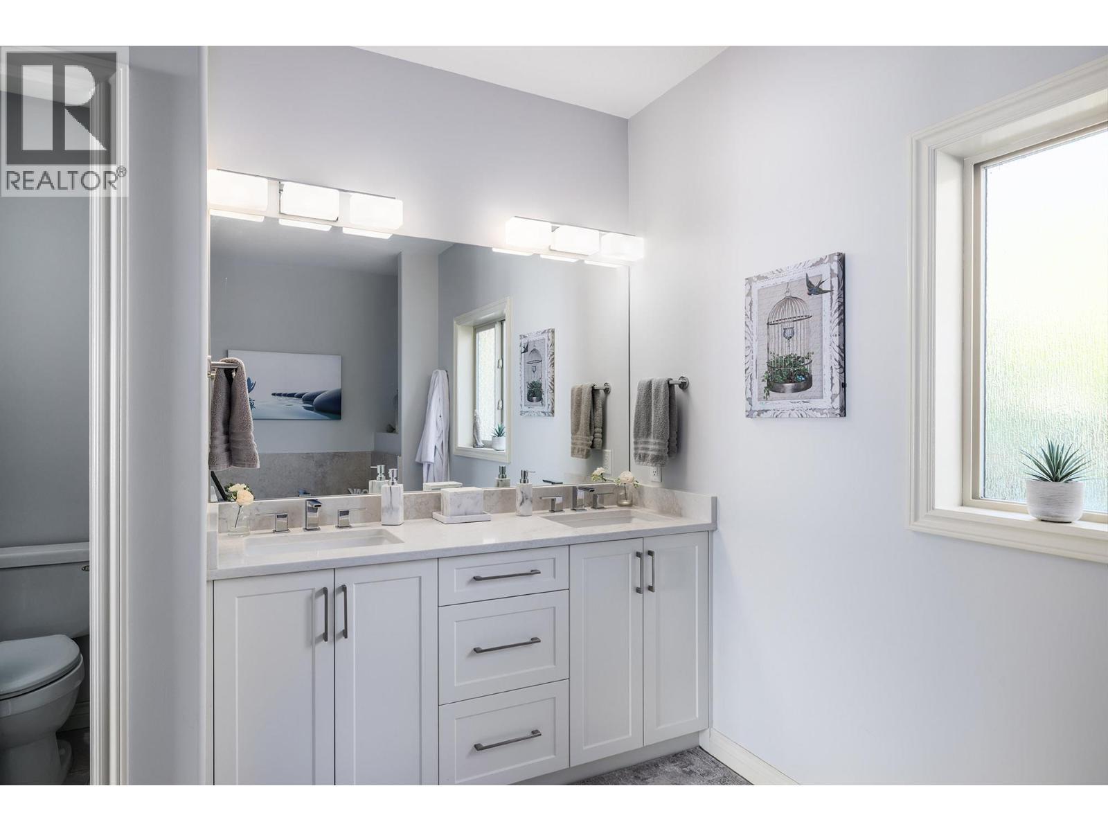 5165 Trepanier Bench Road Unit# 229, Peachland, BC - Indoor Photo Showing Bathroom