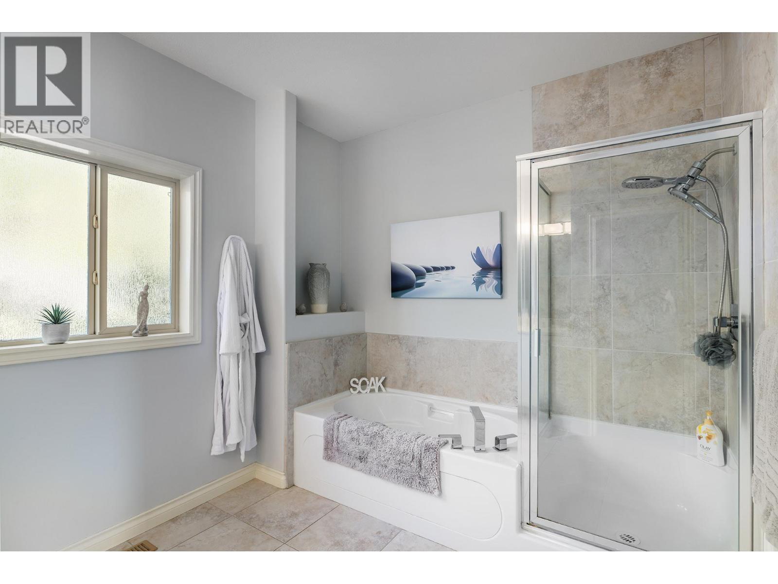 5165 Trepanier Bench Road Unit# 229, Peachland, BC - Indoor Photo Showing Bathroom