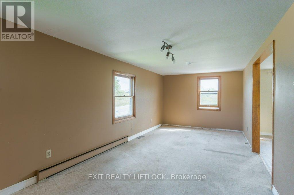 194 County Rd 10, Cavan Monaghan (Cavan Twp), ON - Indoor Photo Showing Other Room